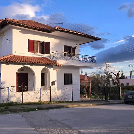 Family-friendly In A With 4k Netflix And Fast Internet, 30 Mins Away From Thessaloniki