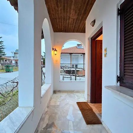 Family-friendly In A With 4k Netflix And Fast Internet, 30 Mins Away From Thessaloniki *