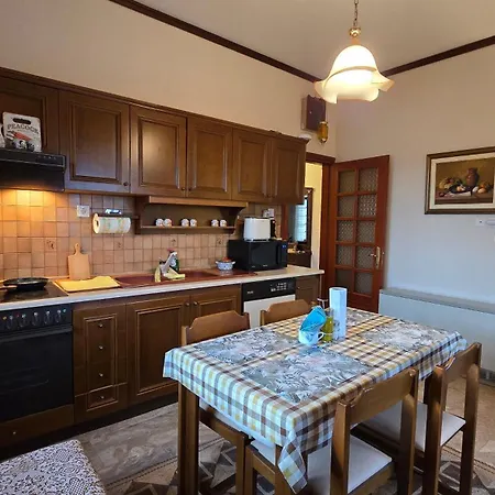 Apartment Family-friendly In A With 4k Netflix And Fast Internet, 30 Mins Away From Thessaloniki