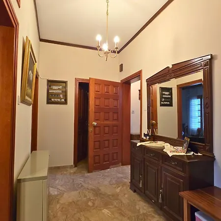 Family-friendly In A With 4k Netflix And Fast Internet, 30 Mins Away From Thessaloniki Appartamento *