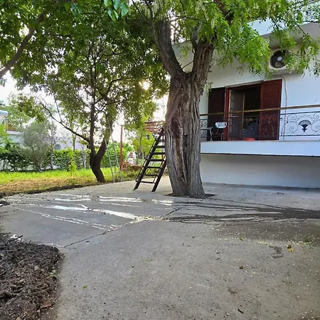 Family-friendly In A With 4k Netflix And Fast Internet, 30 Mins Away From Thessaloniki Gefyra