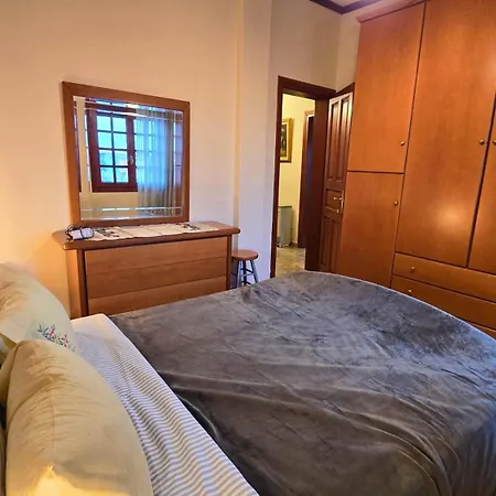 Family-friendly In A With 4k Netflix And Fast Internet, 30 Mins Away From Thessaloniki Lägenhet