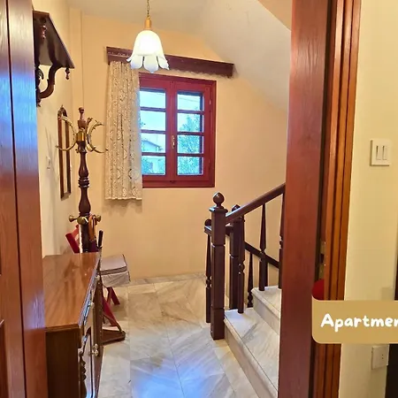 Family-friendly In A With 4k Netflix And Fast Internet, 30 Mins Away From Thessaloniki Lägenhet *