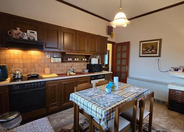 Apartament Family-friendly In A With 4k Netflix And Fast Internet, 30 Mins Away From Thessaloniki