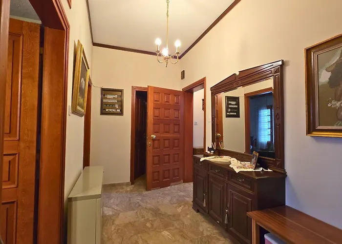 Family-friendly In A With 4k Netflix And Fast Internet, 30 Mins Away From Thessaloniki Apartament *
