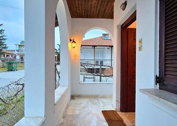 Family-friendly In A With 4k Netflix And Fast Internet, 30 Mins Away From Thessaloniki